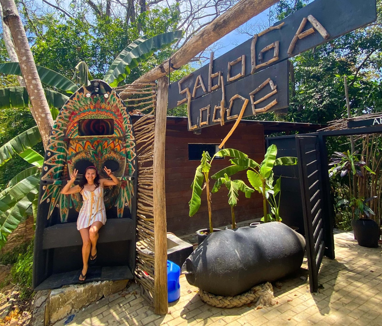 Duerme en una casita de árbol